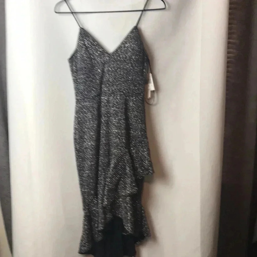 - NWT GIANNI BINI SZ 1 BKL SILVER METALLIC DRESS‎